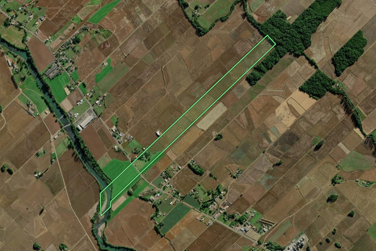 Imagem de satélite do imóvel rural em Turvo (SC), com o contorno declarado no CAR desenhado por cima.