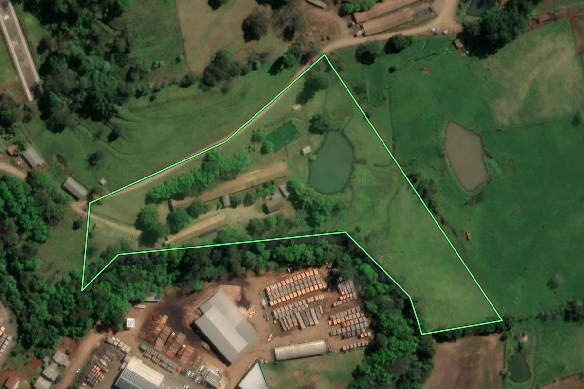 Imagem de satélite do imóvel rural em União do Oeste (SC), com o contorno declarado no CAR desenhado por cima.