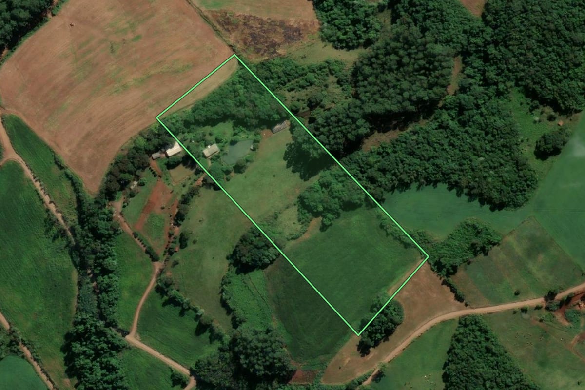 Imagem de satélite do imóvel rural em União do Oeste (SC), com o contorno declarado no CAR desenhado por cima.