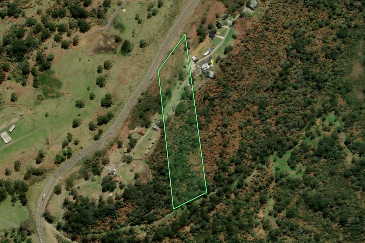 Imagem de satélite do imóvel rural em Urubici (SC), com o contorno declarado no CAR desenhado por cima.