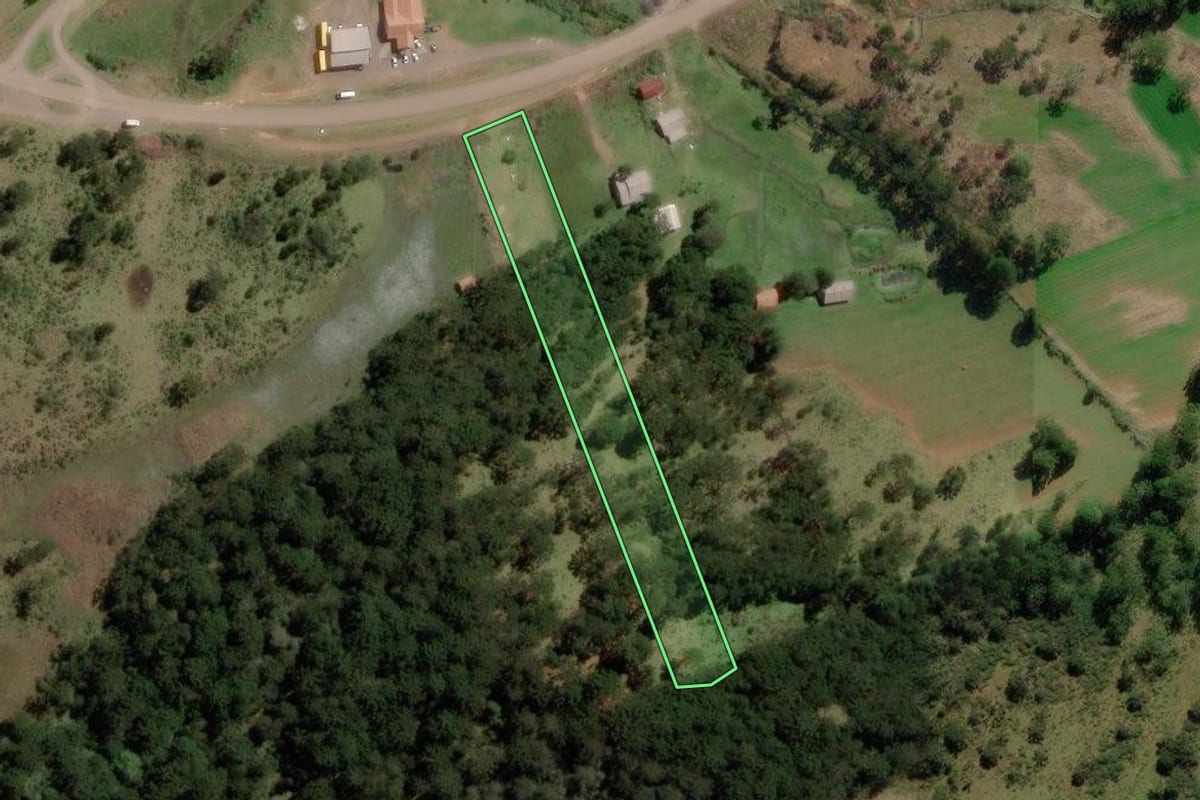 Imagem de satélite do imóvel rural em Urupema (SC), com o contorno declarado no CAR desenhado por cima.