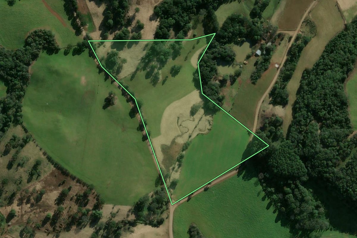 Imagem de satélite do imóvel rural em Vargeão (SC), com o contorno declarado no CAR desenhado por cima.
