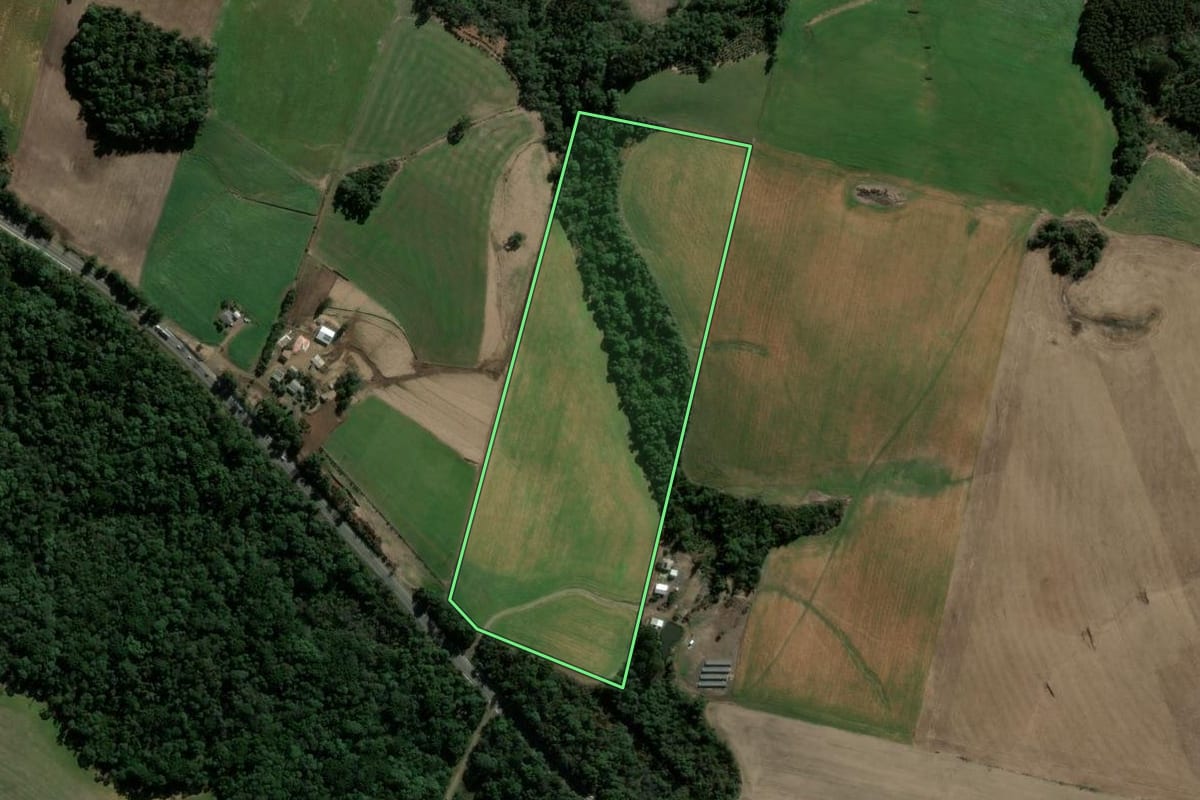 Imagem de satélite do imóvel rural em Vargeão (SC), com o contorno declarado no CAR desenhado por cima.