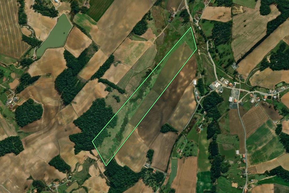 Imagem de satélite do imóvel rural em Vidal Ramos (SC), com o contorno declarado no CAR desenhado por cima.