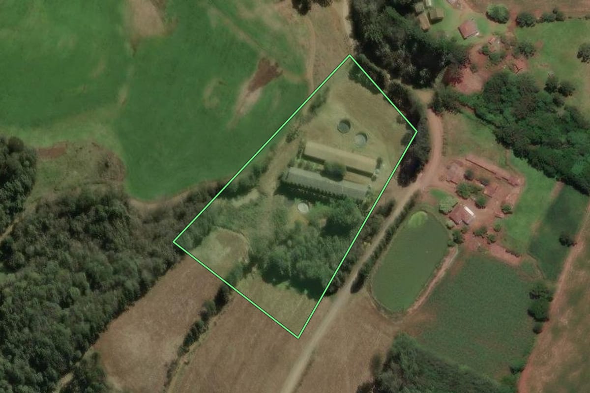 Imagem de satélite do imóvel rural em Videira (SC), com o contorno declarado no CAR desenhado por cima.