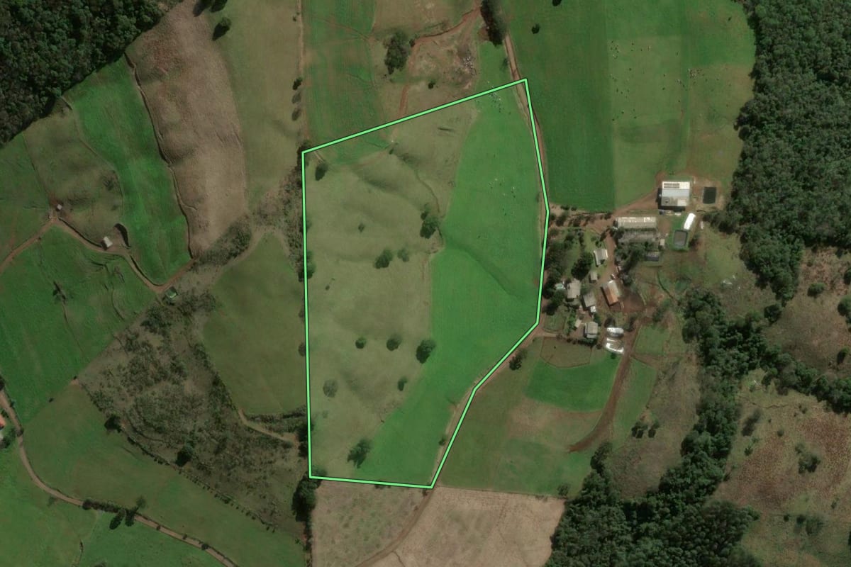 Imagem de satélite do imóvel rural em Xanxerê (SC), com o contorno declarado no CAR desenhado por cima.