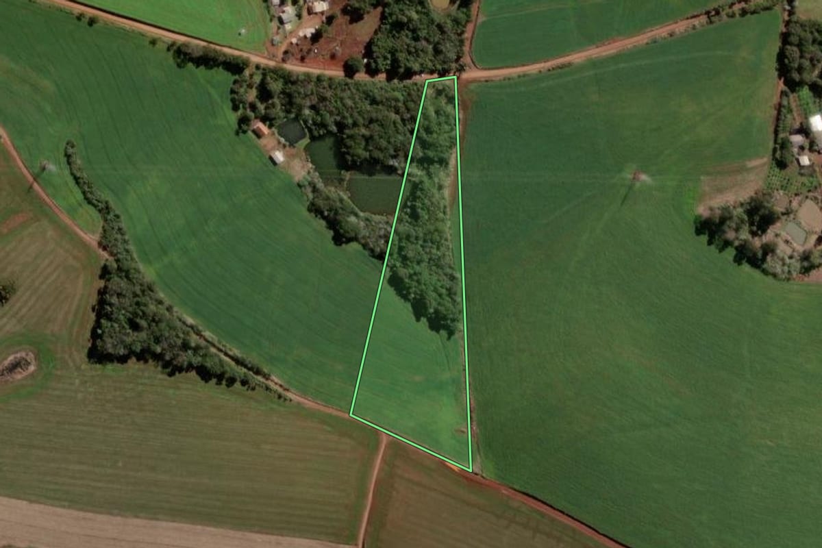 Imagem de satélite do imóvel rural em Xanxerê (SC), com o contorno declarado no CAR desenhado por cima.
