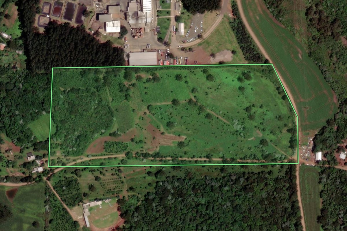 Imagem de satélite do imóvel rural em Xanxerê (SC), com o contorno declarado no CAR desenhado por cima.