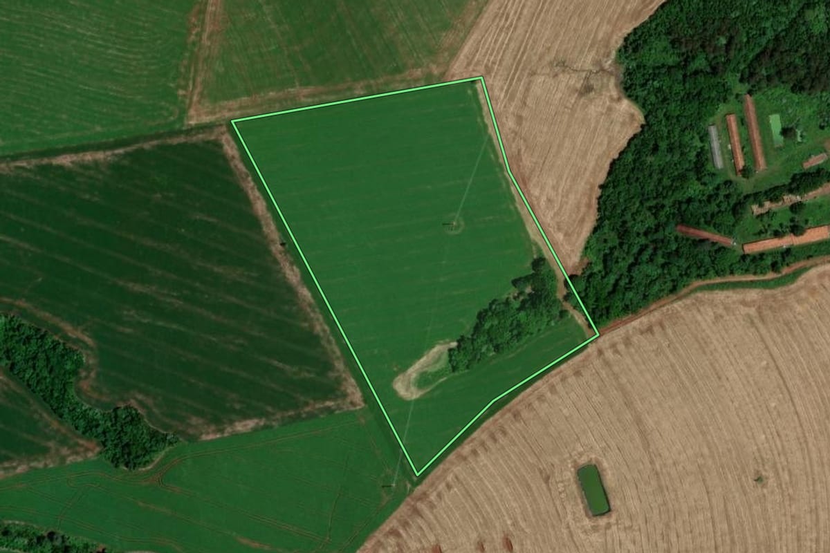 Imagem de satélite do imóvel rural em Xanxerê (SC), com o contorno declarado no CAR desenhado por cima.