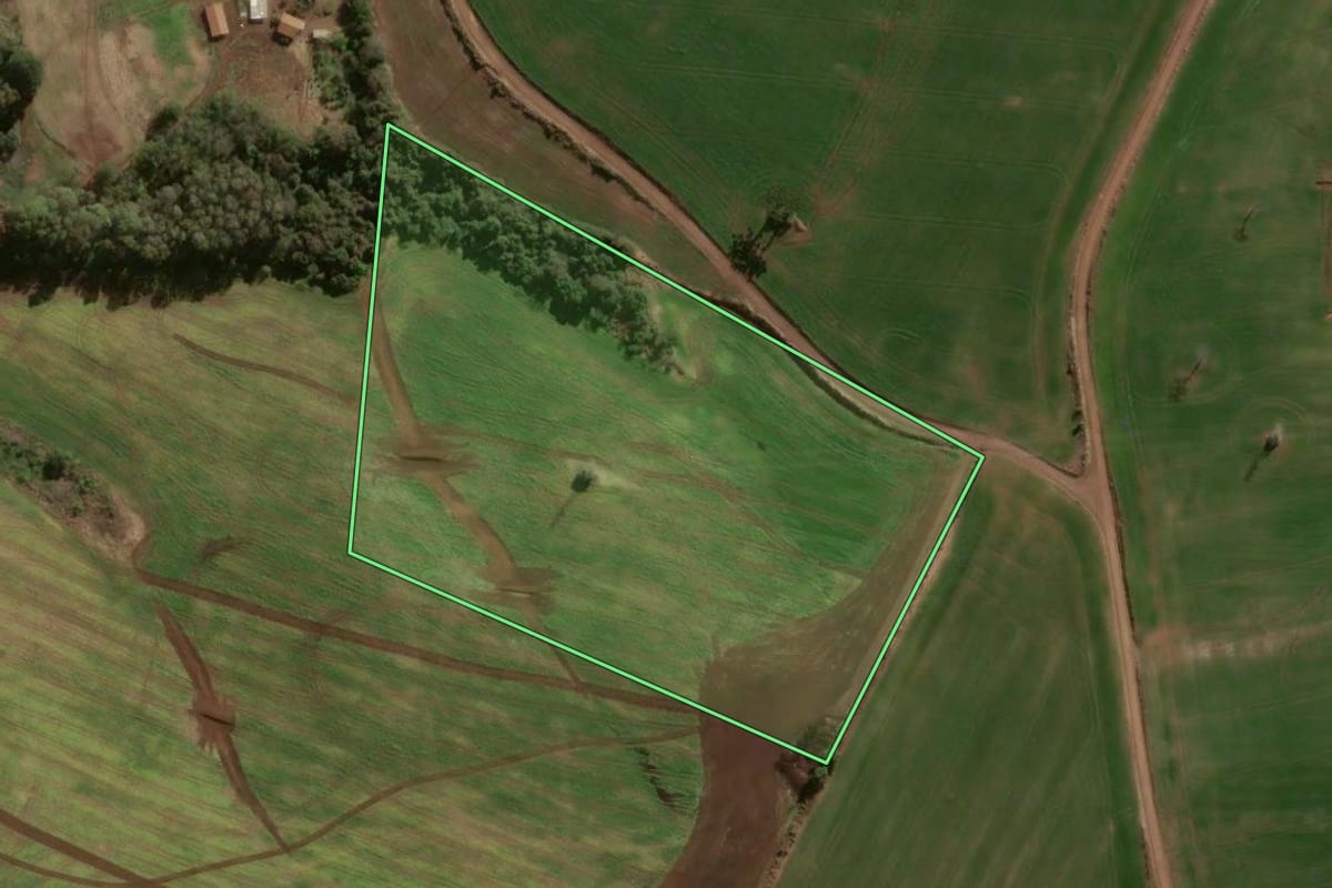 Imagem de satélite do imóvel rural em Xanxerê (SC), com o contorno declarado no CAR desenhado por cima.