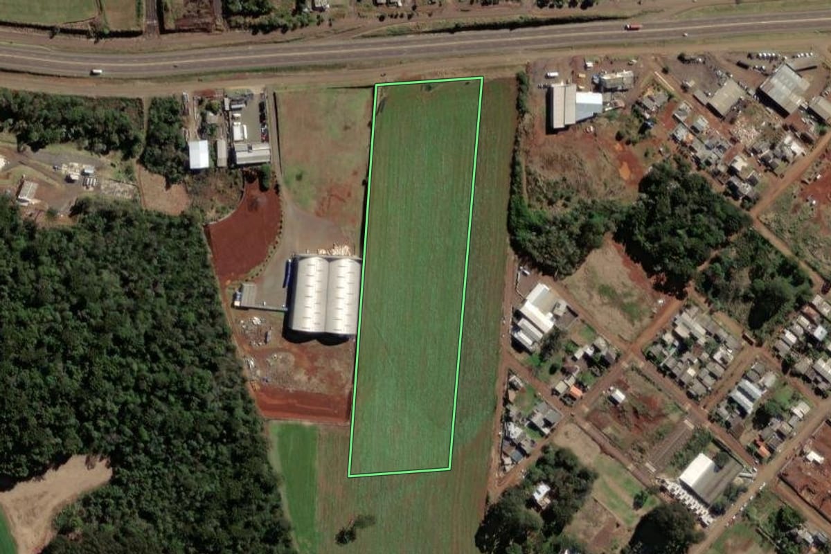 Imagem de satélite do imóvel rural em Xanxerê (SC), com o contorno declarado no CAR desenhado por cima.