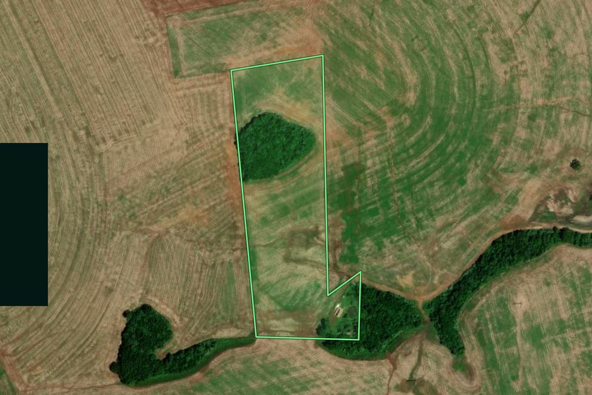 Imagem de satélite do imóvel rural em Xanxerê (SC), com o contorno declarado no CAR desenhado por cima.
