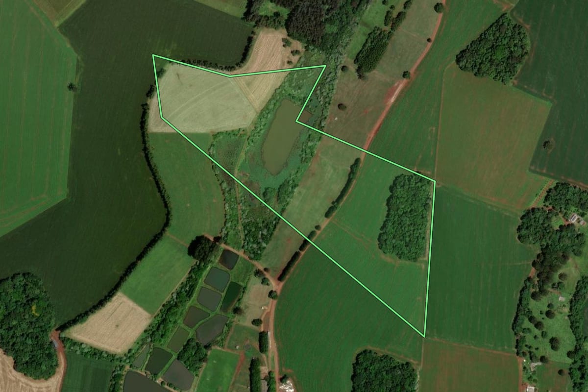 Imagem de satélite do imóvel rural em Xanxerê (SC), com o contorno declarado no CAR desenhado por cima.