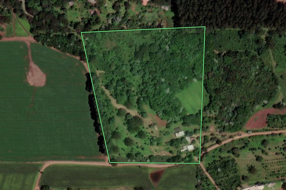 Imagem de satélite do imóvel rural em Xanxerê (SC), com o contorno declarado no CAR desenhado por cima.