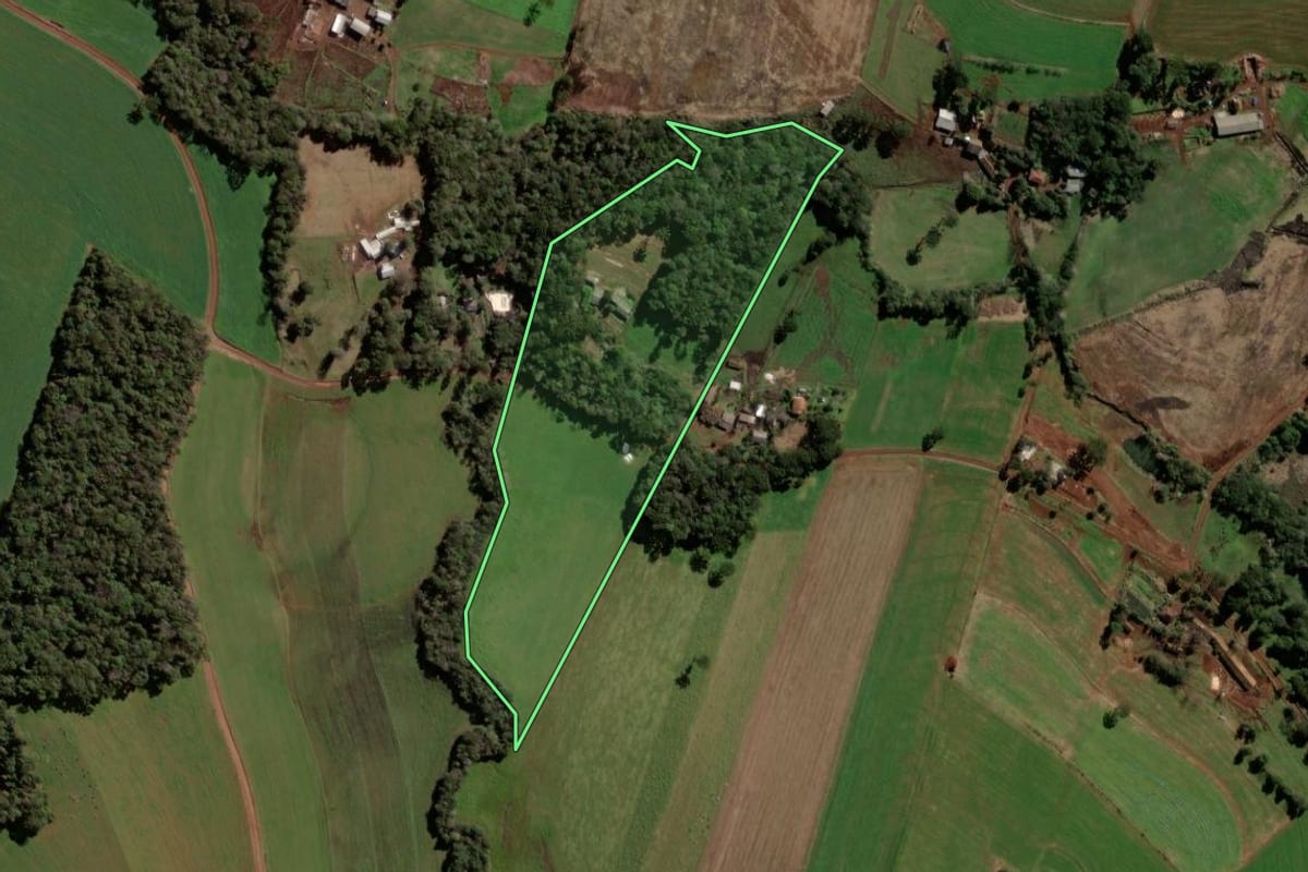 Imagem de satélite do imóvel rural em Xanxerê (SC), com o contorno declarado no CAR desenhado por cima.