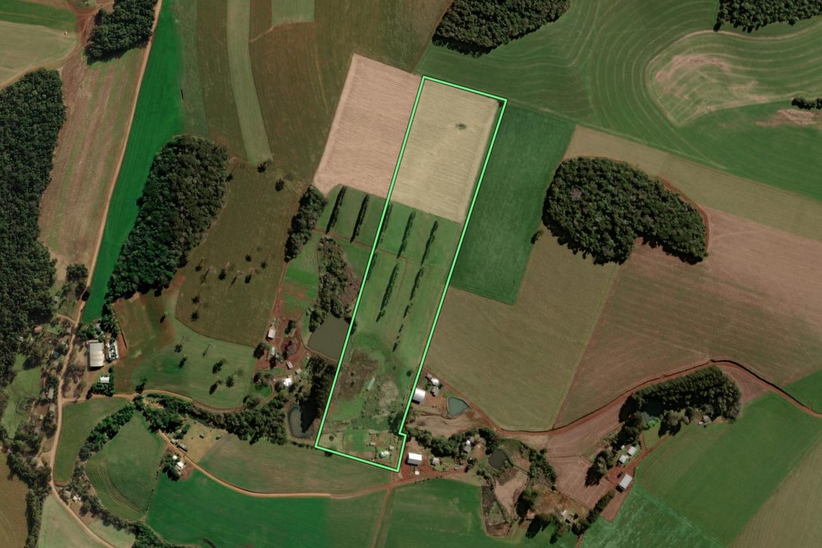 Imagem de satélite do imóvel rural em Xanxerê (SC), com o contorno declarado no CAR desenhado por cima.