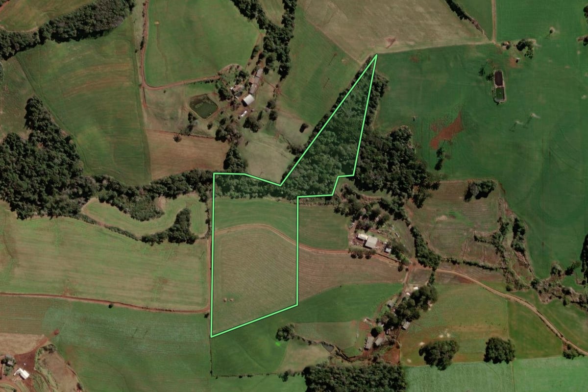 Imagem de satélite do imóvel rural em Xanxerê (SC), com o contorno declarado no CAR desenhado por cima.