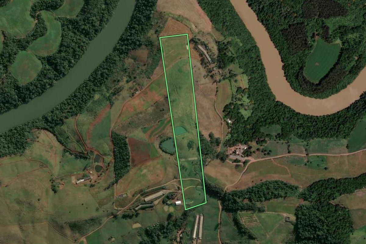 Imagem de satélite do imóvel rural em Xavantina (SC), com o contorno declarado no CAR desenhado por cima.
