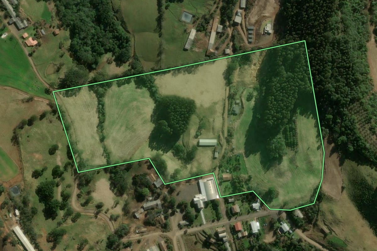 Imagem de satélite do imóvel rural em Xavantina (SC), com o contorno declarado no CAR desenhado por cima.