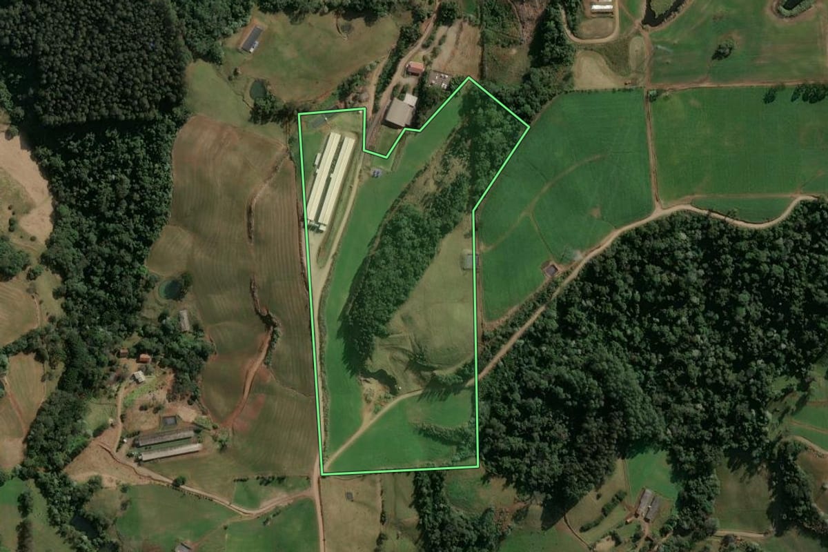 Imagem de satélite do imóvel rural em Xavantina (SC), com o contorno declarado no CAR desenhado por cima.