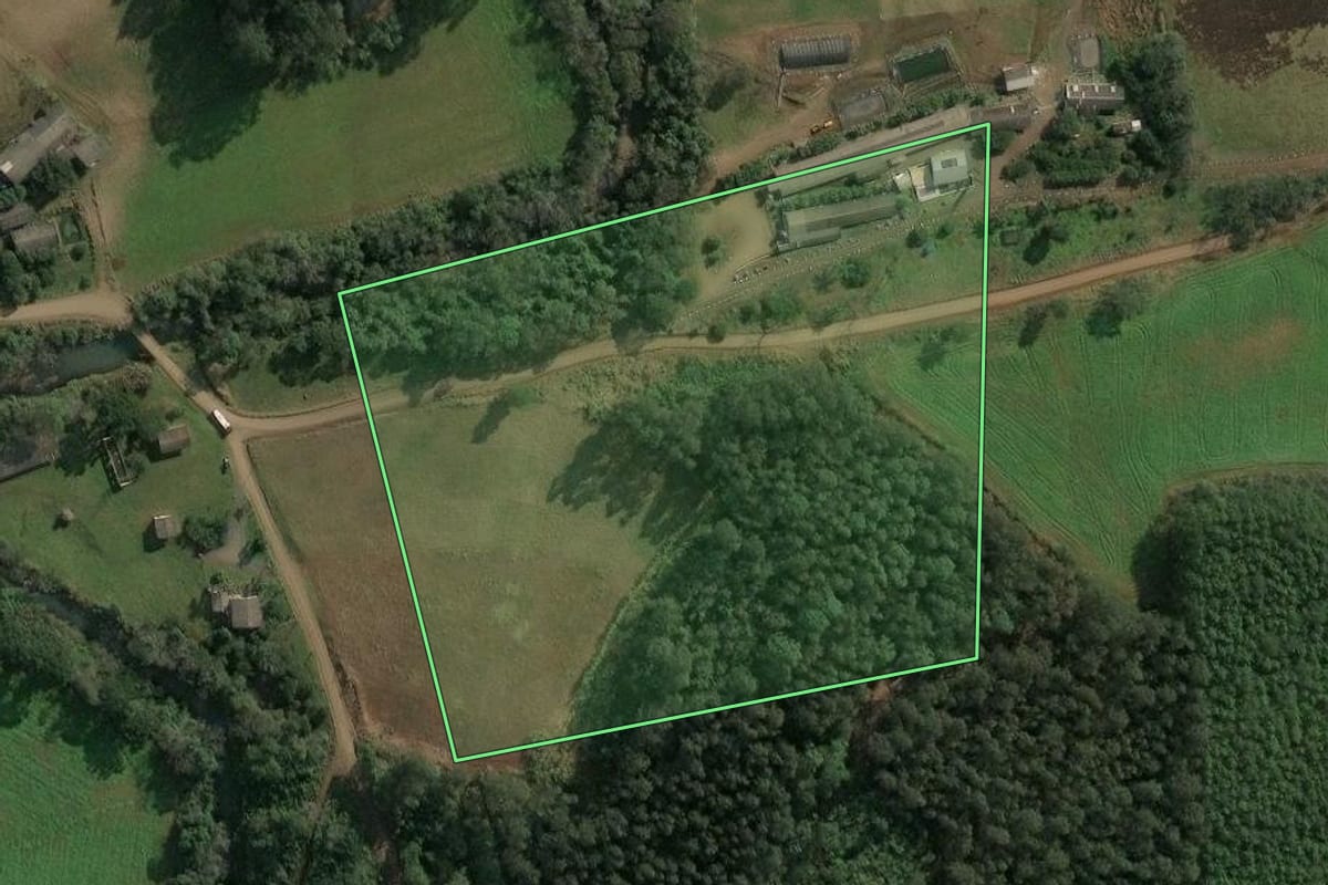 Imagem de satélite do imóvel rural em Xavantina (SC), com o contorno declarado no CAR desenhado por cima.