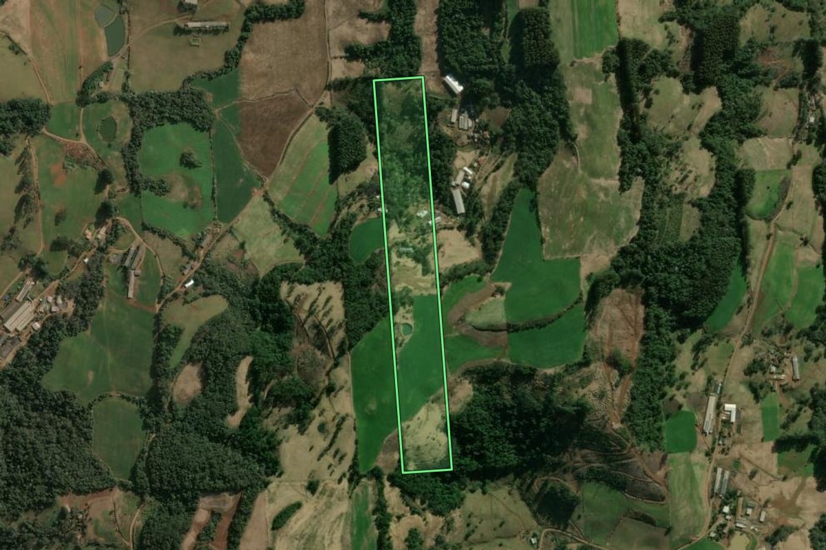 Imagem de satélite do imóvel rural em Xavantina (SC), com o contorno declarado no CAR desenhado por cima.