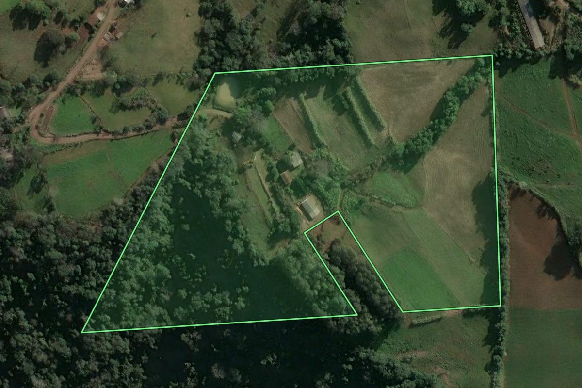 Imagem de satélite do imóvel rural em Xavantina (SC), com o contorno declarado no CAR desenhado por cima.