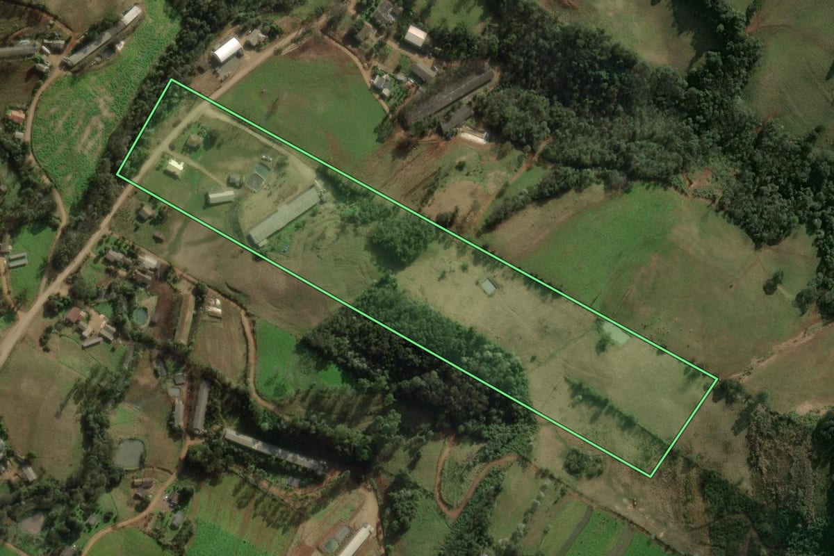 Imagem de satélite do imóvel rural em Xaxim (SC), com o contorno declarado no CAR desenhado por cima.