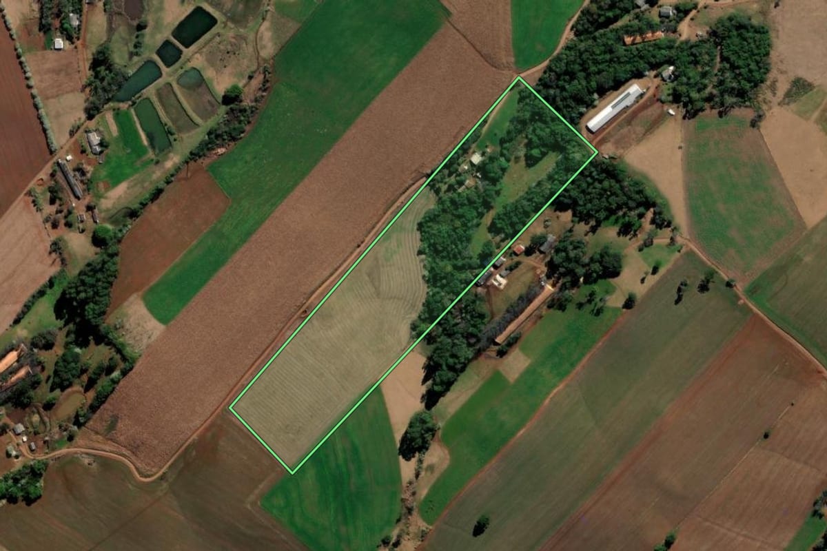 Imagem de satélite do imóvel rural em Xaxim (SC), com o contorno declarado no CAR desenhado por cima.