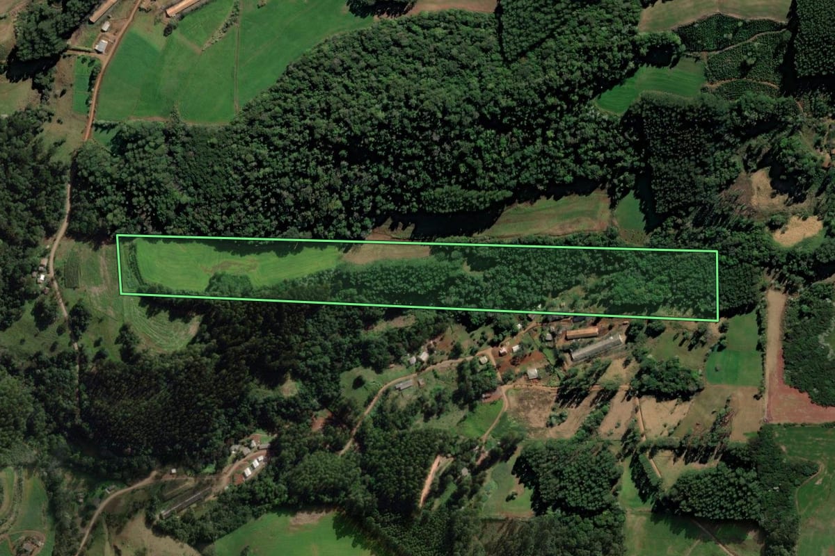 Imagem de satélite do imóvel rural em Xaxim (SC), com o contorno declarado no CAR desenhado por cima.