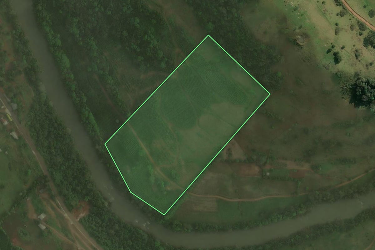 Imagem de satélite do imóvel rural em Xaxim (SC), com o contorno declarado no CAR desenhado por cima.