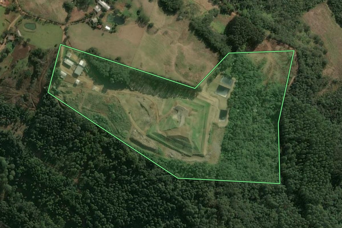 Imagem de satélite do imóvel rural em Xaxim (SC), com o contorno declarado no CAR desenhado por cima.