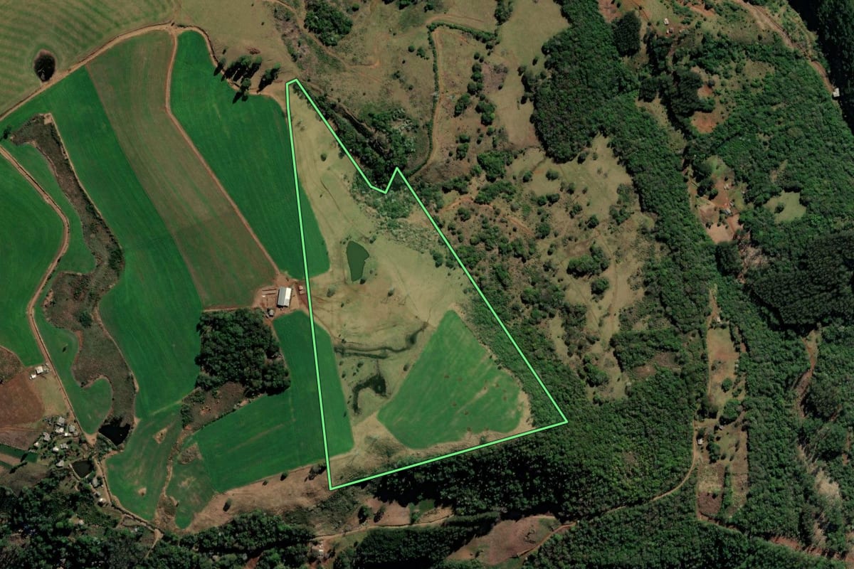Imagem de satélite do imóvel rural em Xaxim (SC), com o contorno declarado no CAR desenhado por cima.