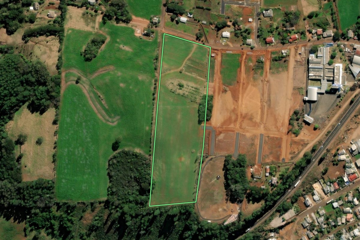 Imagem de satélite do imóvel rural em Xaxim (SC), com o contorno declarado no CAR desenhado por cima.