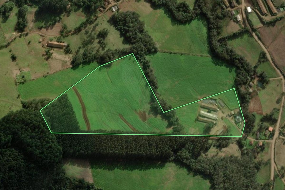 Imagem de satélite do imóvel rural em Xaxim (SC), com o contorno declarado no CAR desenhado por cima.