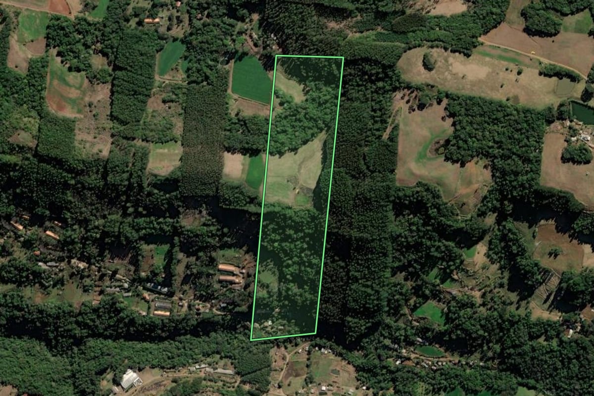 Imagem de satélite do imóvel rural em Xaxim (SC), com o contorno declarado no CAR desenhado por cima.