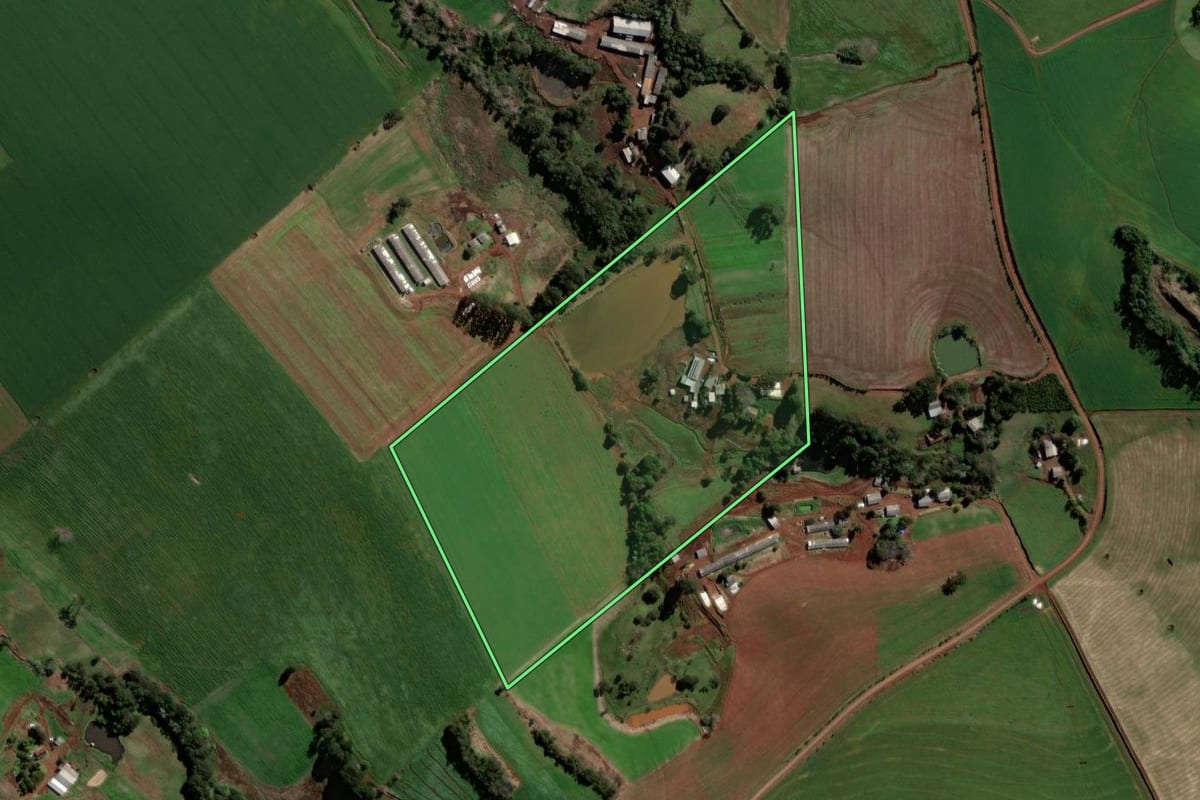 Imagem de satélite do imóvel rural em Xaxim (SC), com o contorno declarado no CAR desenhado por cima.