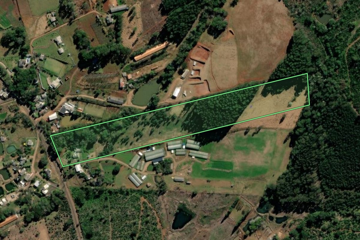 Imagem de satélite do imóvel rural em Xaxim (SC), com o contorno declarado no CAR desenhado por cima.