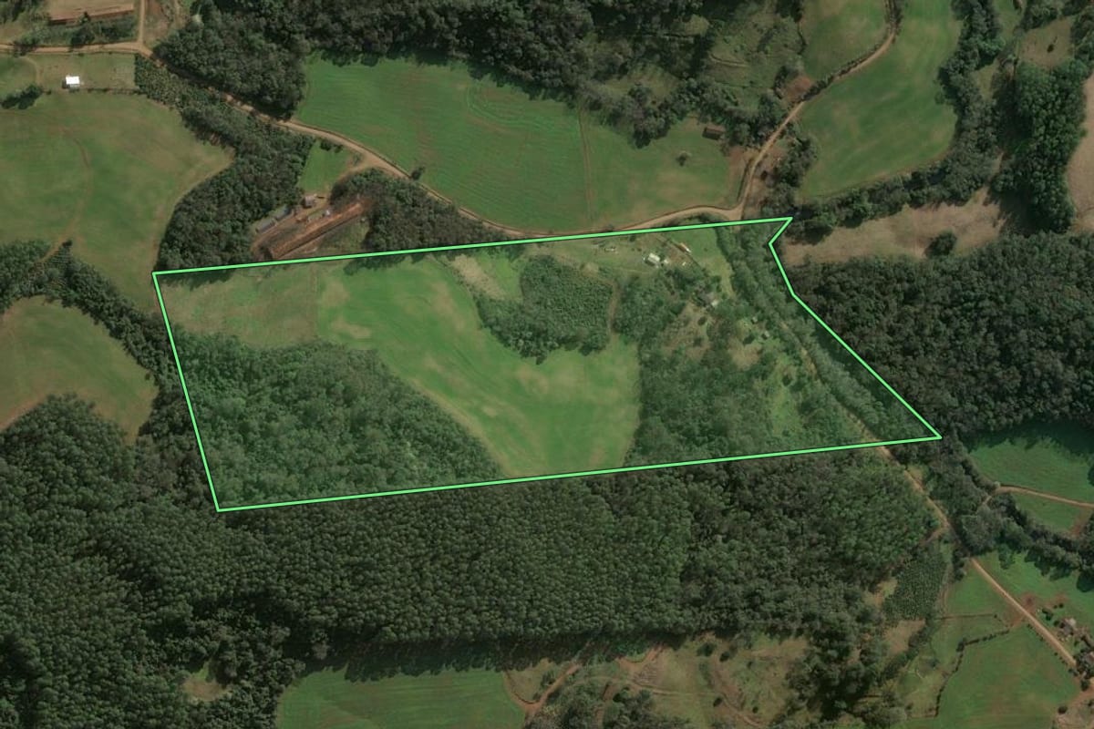 Imagem de satélite do imóvel rural em Xaxim (SC), com o contorno declarado no CAR desenhado por cima.