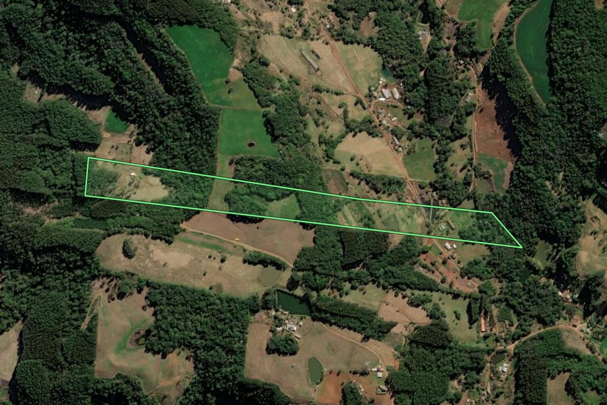 Imagem de satélite do imóvel rural em Xaxim (SC), com o contorno declarado no CAR desenhado por cima.