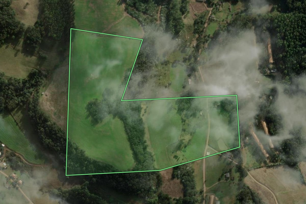 Imagem de satélite do imóvel rural em Xaxim (SC), com o contorno declarado no CAR desenhado por cima.