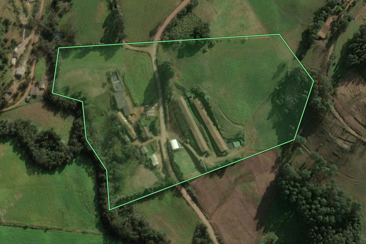 Imagem de satélite do imóvel rural em Xaxim (SC), com o contorno declarado no CAR desenhado por cima.