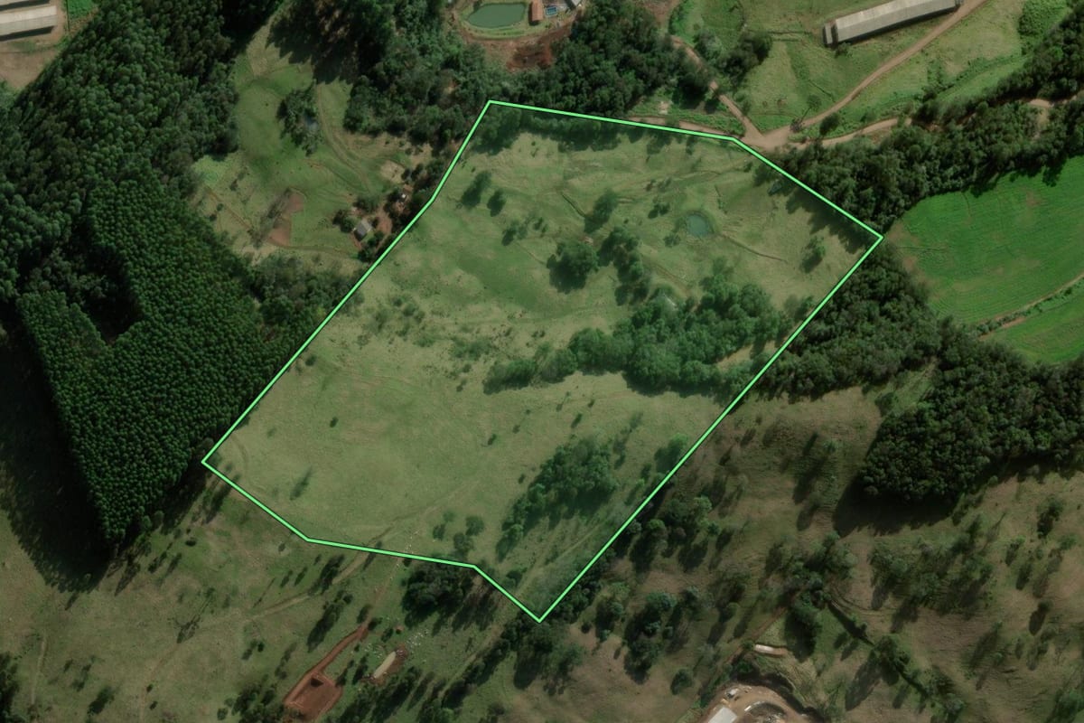Imagem de satélite do imóvel rural em Xaxim (SC), com o contorno declarado no CAR desenhado por cima.