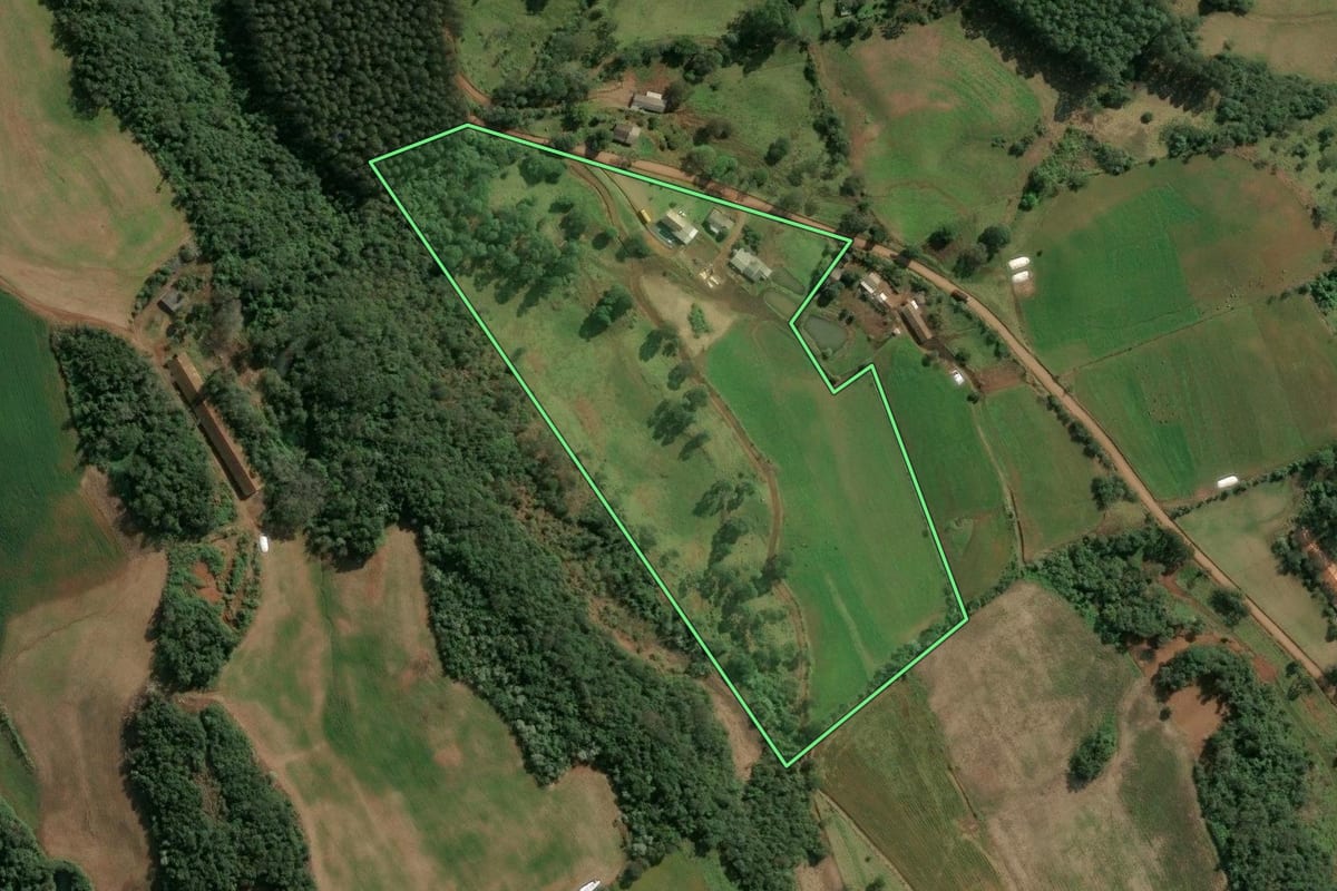 Imagem de satélite do imóvel rural em Xaxim (SC), com o contorno declarado no CAR desenhado por cima.