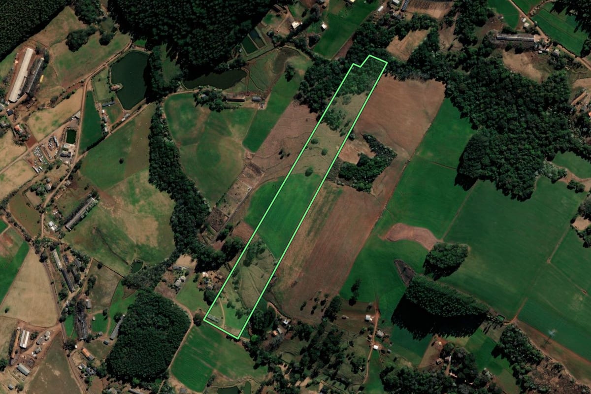 Imagem de satélite do imóvel rural em Xaxim (SC), com o contorno declarado no CAR desenhado por cima.