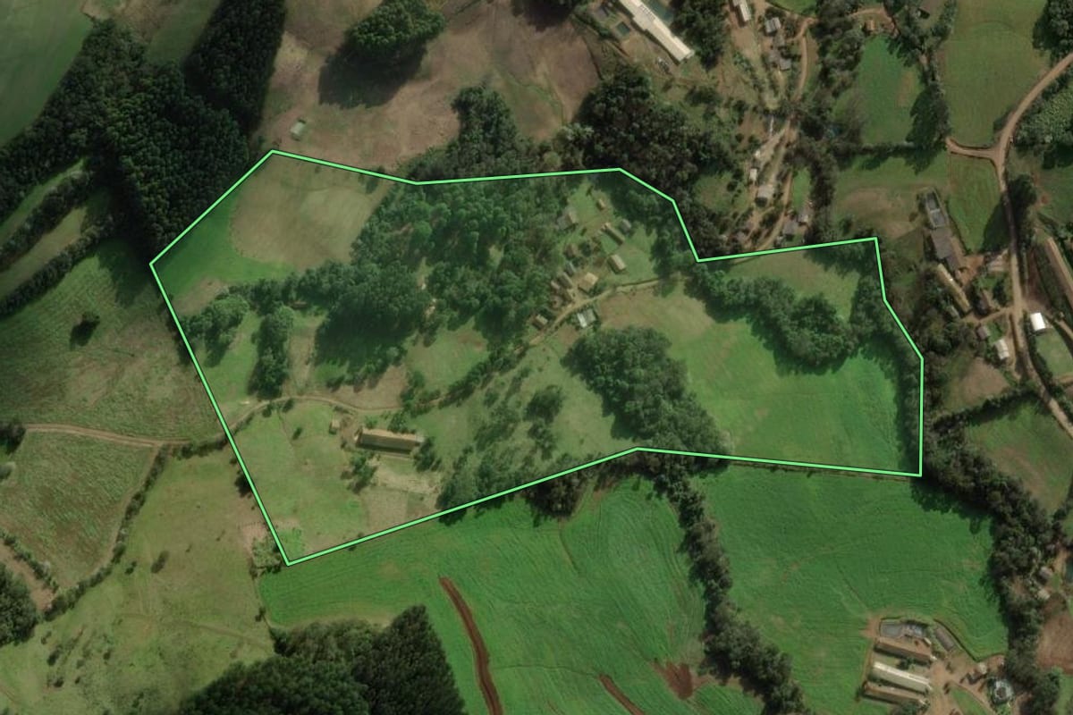 Imagem de satélite do imóvel rural em Xaxim (SC), com o contorno declarado no CAR desenhado por cima.