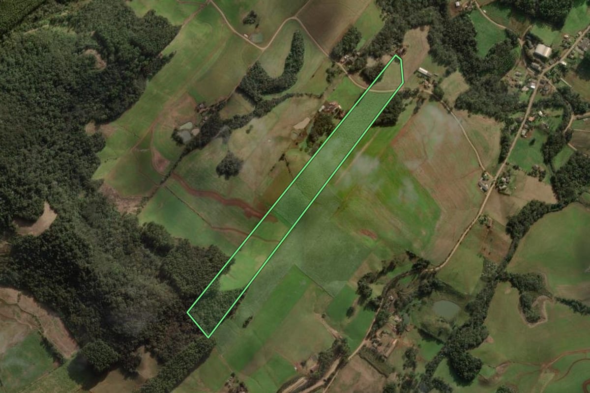 Imagem de satélite do imóvel rural em Xaxim (SC), com o contorno declarado no CAR desenhado por cima.