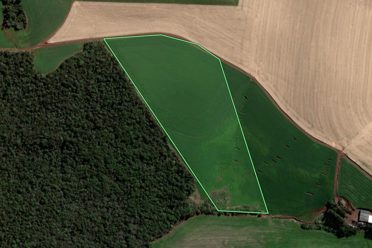 Imagem de satélite do imóvel rural em Xaxim (SC), com o contorno declarado no CAR desenhado por cima.