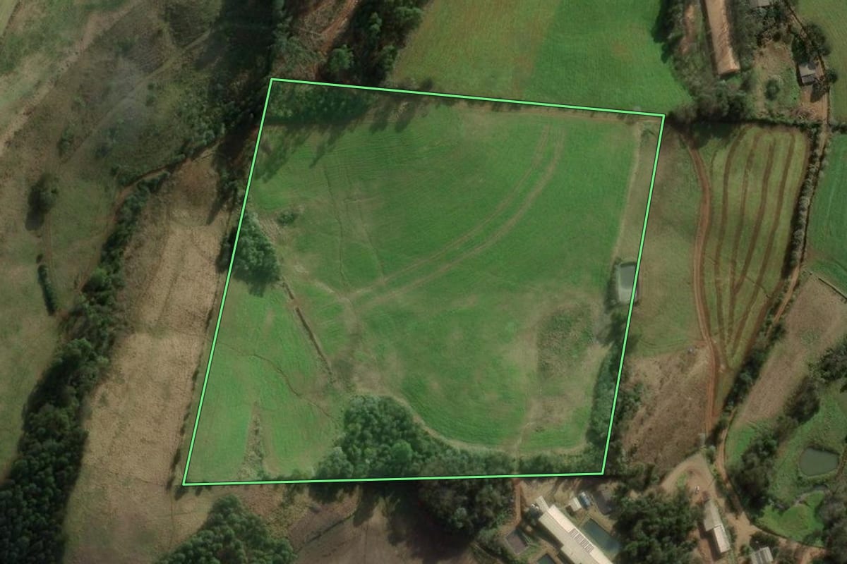 Imagem de satélite do imóvel rural em Xaxim (SC), com o contorno declarado no CAR desenhado por cima.