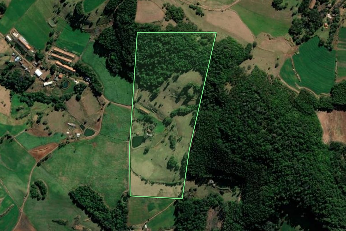 Imagem de satélite do imóvel rural em Xaxim (SC), com o contorno declarado no CAR desenhado por cima.